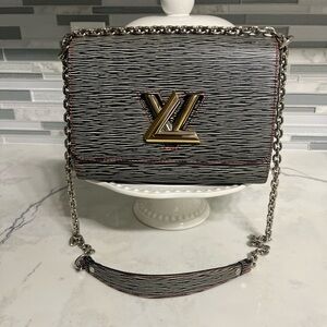 Louis Vuitton Navy & White Epi MM Twist Chain Shoulder/Crossbody Bag